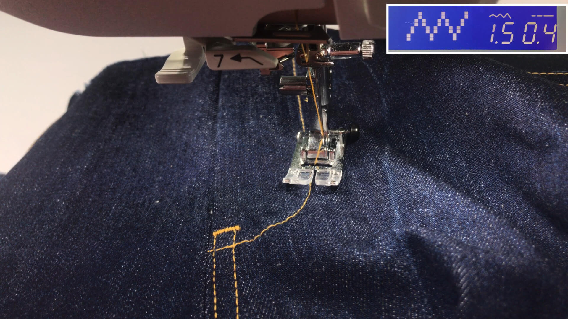 smartPATTERN Nähanleitung für Schlitz mit Reißverschluss einer Jeans- Schlitzende riegeln