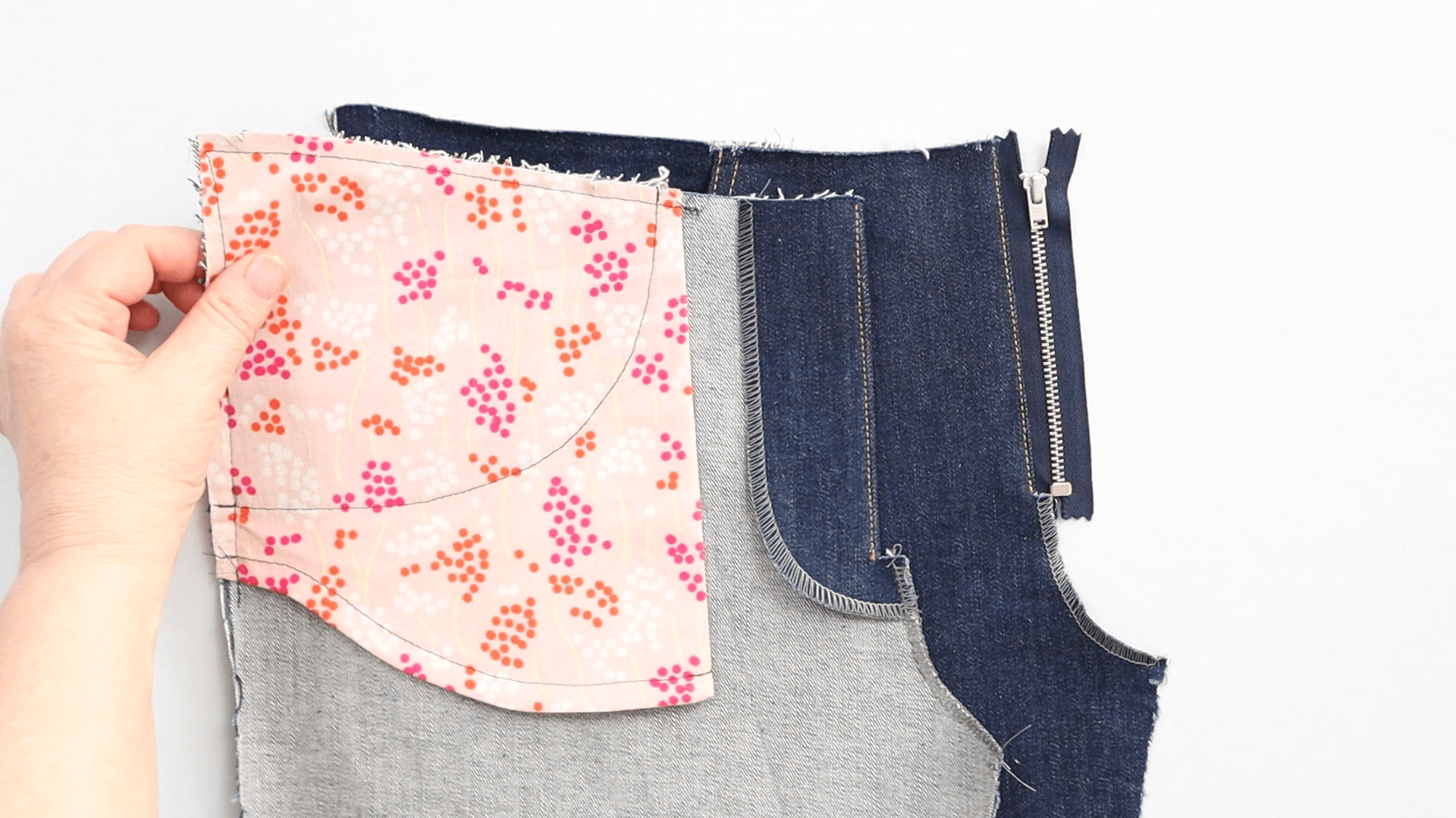 smartPATTERN Nähanleitung für Schlitz mit Reißverschluss einer Jeans- Vorderhosenteile verbinden