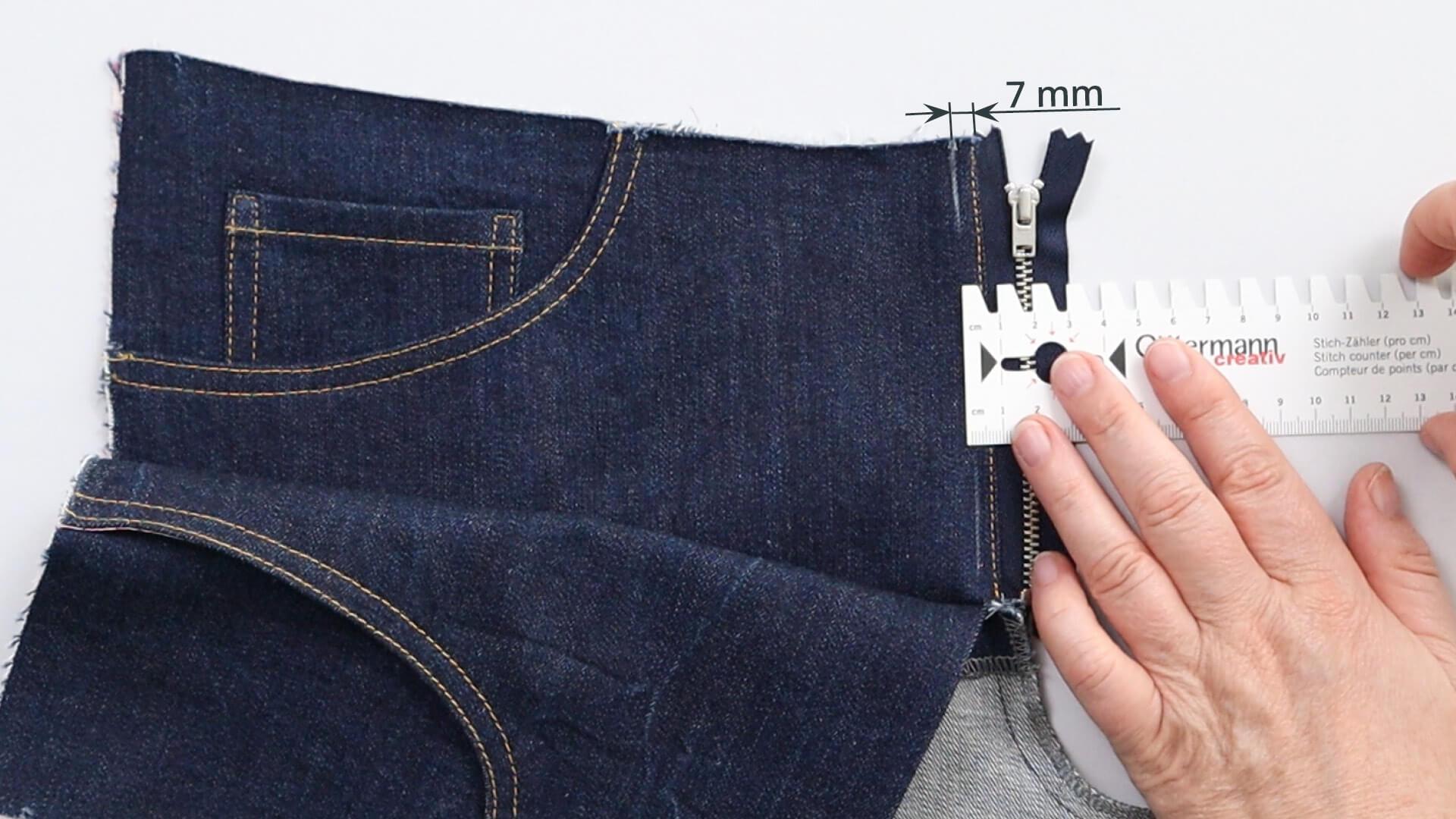smartPATTERN Nähanleitung für Schlitz mit Reißverschluss einer Jeans - vordere Mitte am rechten Hosenteil anzeichnen