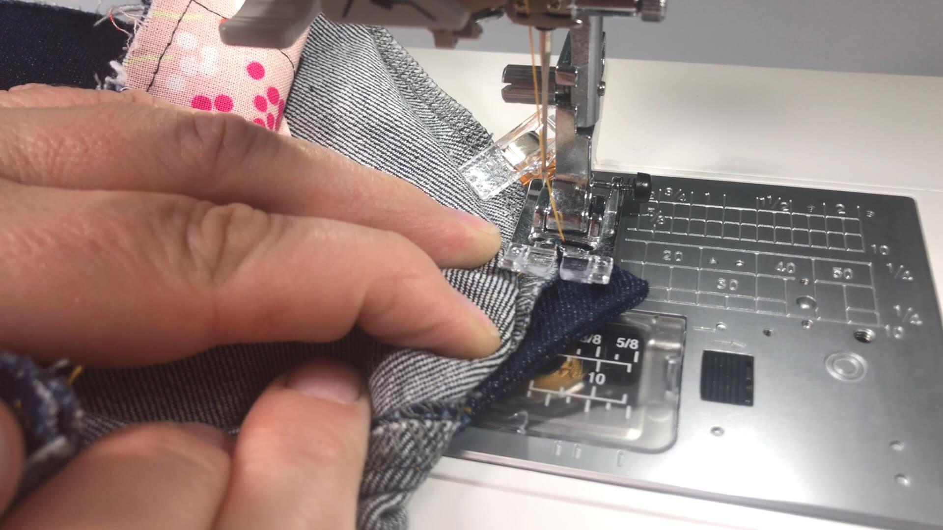 smartPATTERN Nähanleitung für Schlitz mit Reißverschluss einer Jeans- Schlitzuntertritt und Beleg unten verbinden
