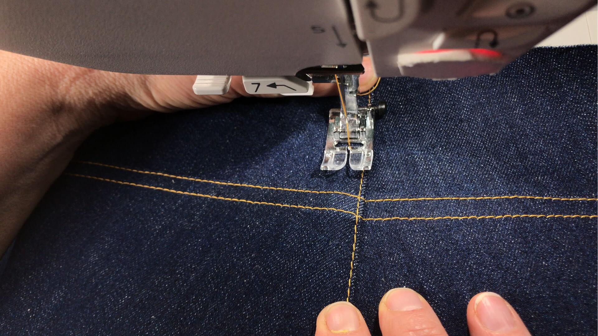 smartPATTERN Nähanleitung für Sattel-und Gesäßnaht einer Jeanshose- Gesäßnaht übersteppen