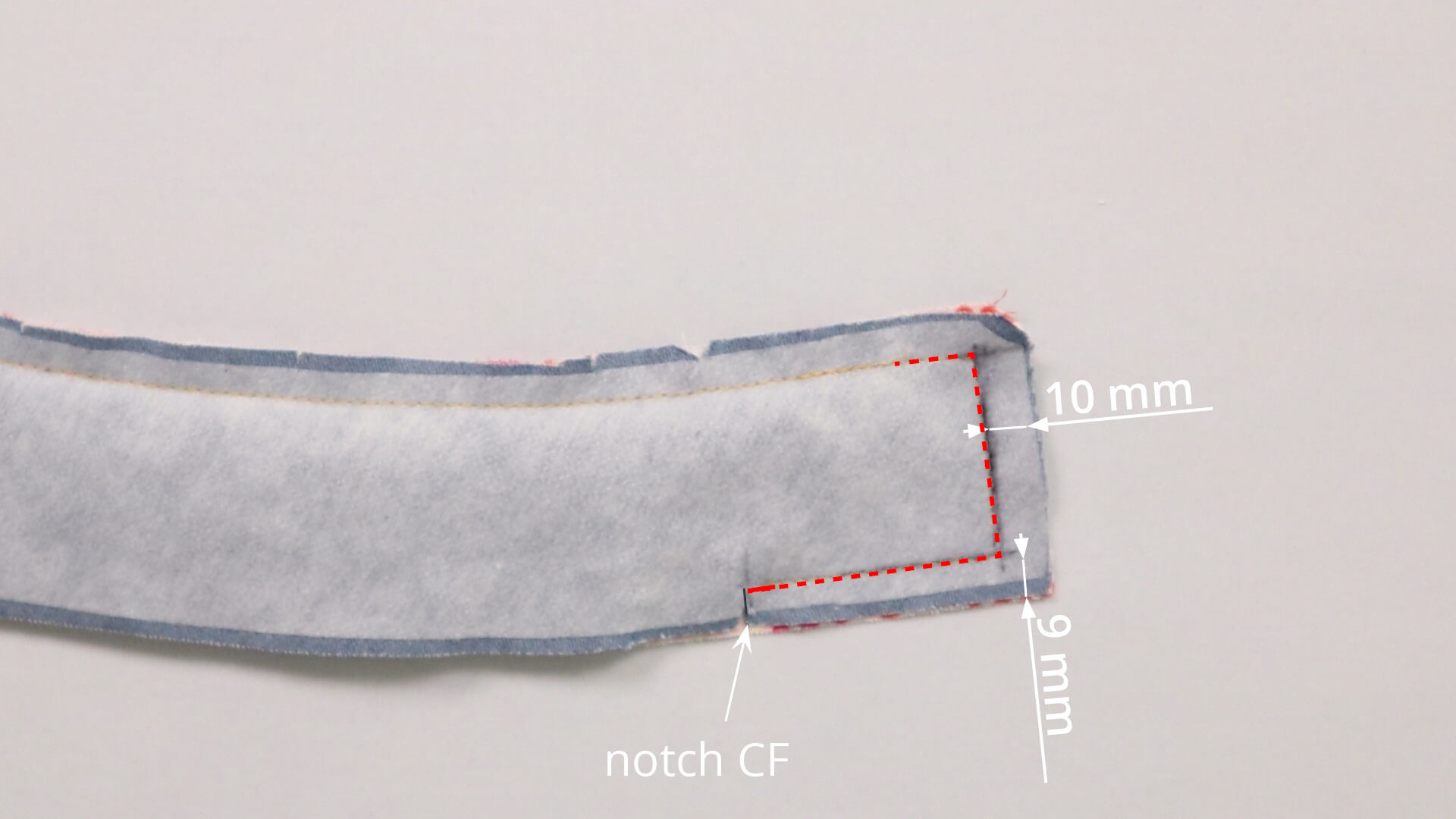 The picture shows how the waistband extension is marked at the transition.