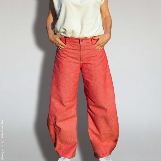 Designbeispiel für Schnittmuster Barrel-Leg-Jeans HJ04 in Vorderansicht