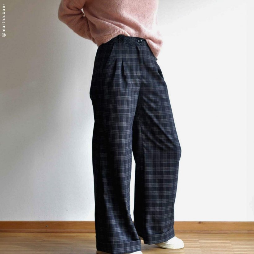 Marlene-Hose-mit-2-Bundfalten-HM02-seitenansicht Seitenansicht der MArlene HM02