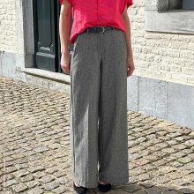 leicht-ausgestellte-Marlene-Hose-HM01-Vorne2 Designbeispiel für Schnittmuster der Marlene Hose HM01 in Vorderansicht