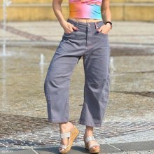 barrel-leg-mid-waist-jeans-hj09-mit-Keileinsatz-Vorderansicht