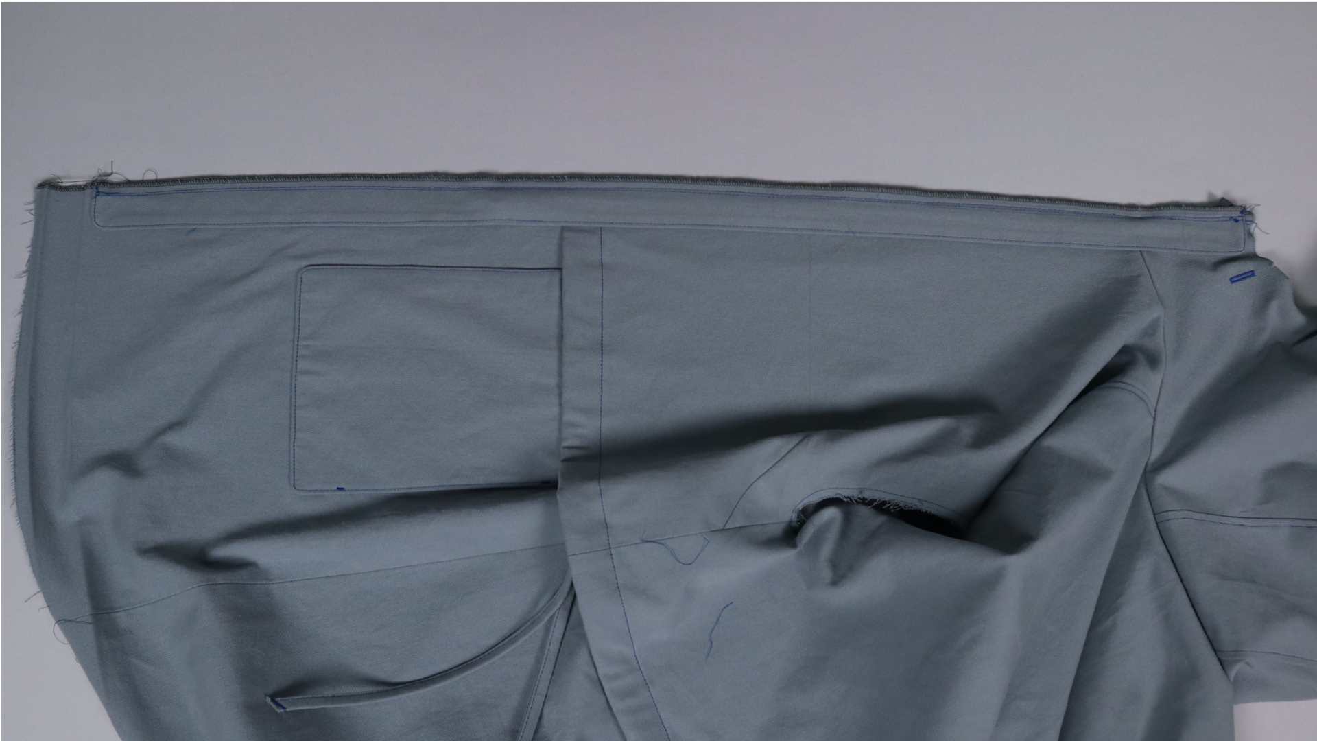 Parka mit Kapuze nähen - Der Untertritt ist angenäht.