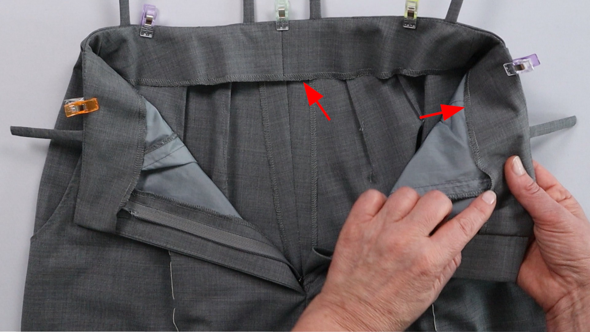 Hosenschlitz mit Reißverschluss und angeschnittenen Bund nähen - Bundbeleg innen befestigen