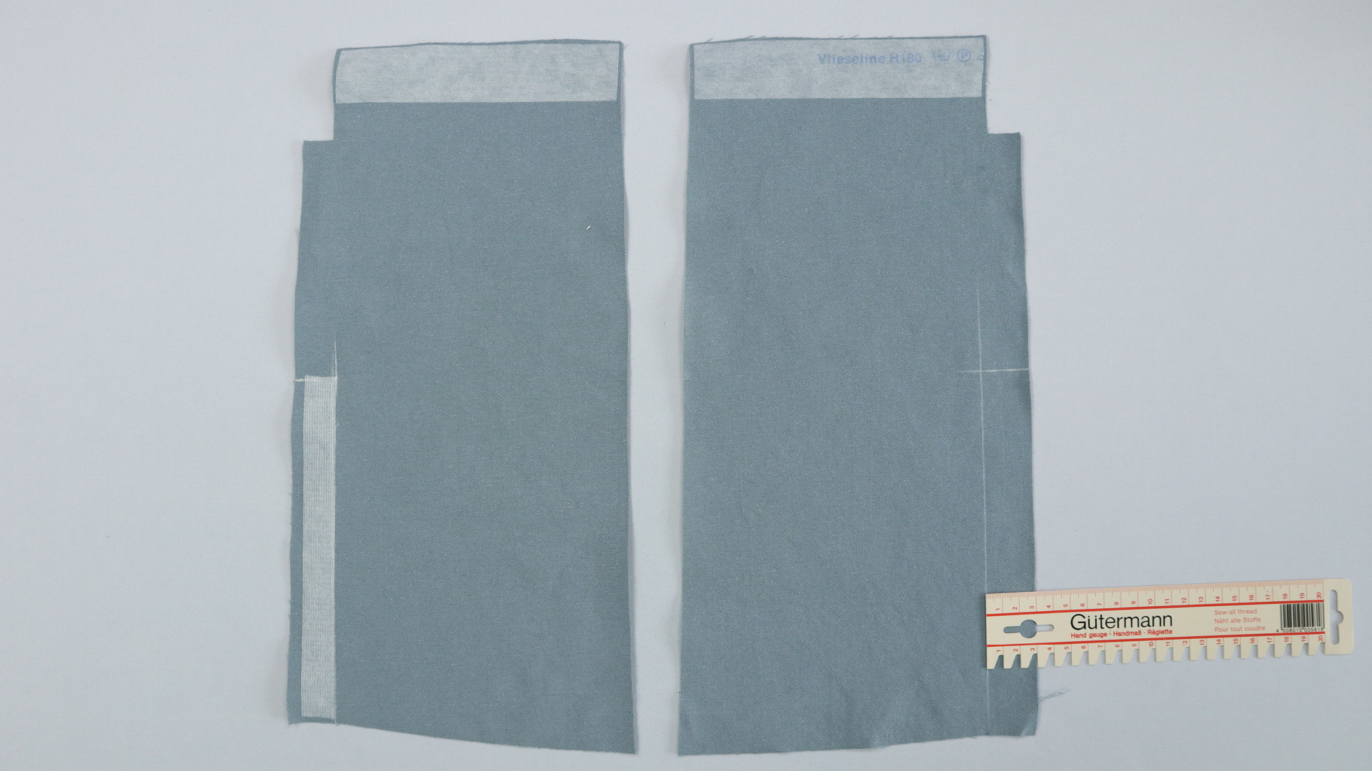 Jacke mit Kapuze nähen - Die Einlage wird auf die aufgesetzte Tasche gebügelt.