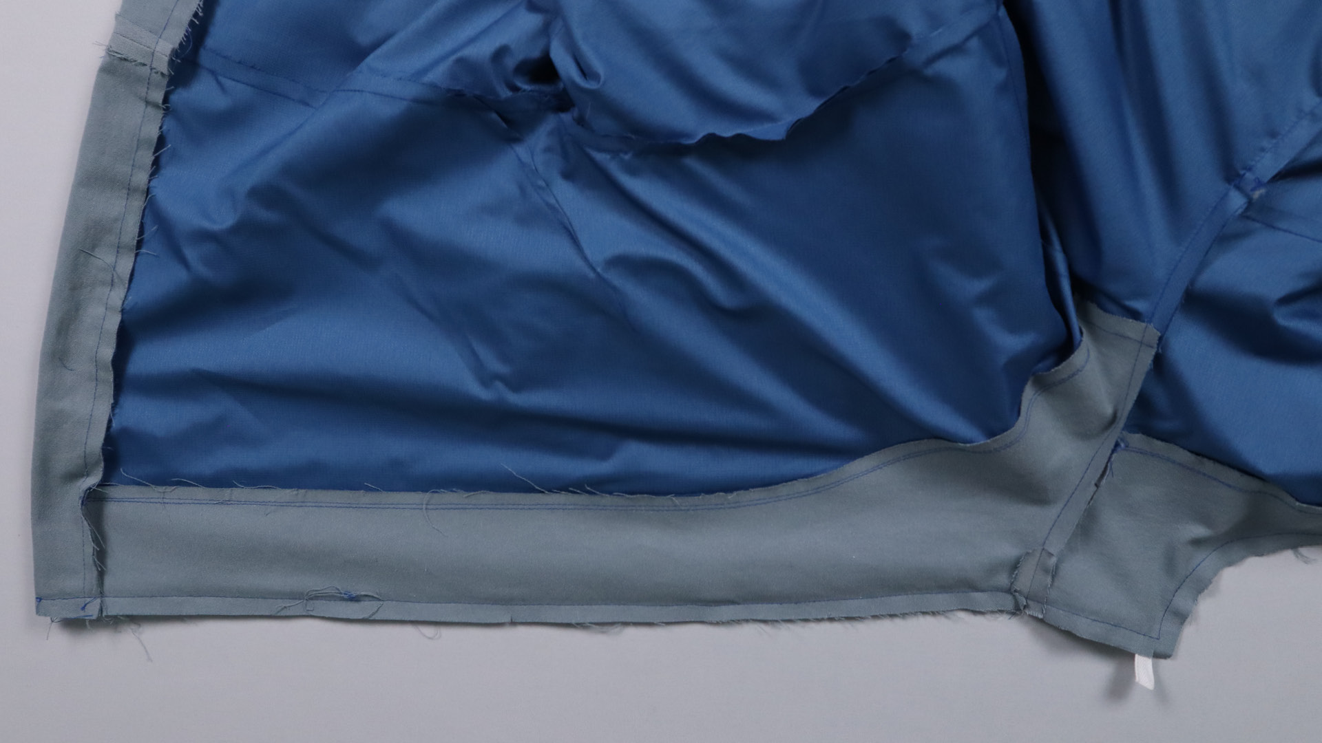 Jacke mit Kapuze nähen - Verbundene Jackenteile