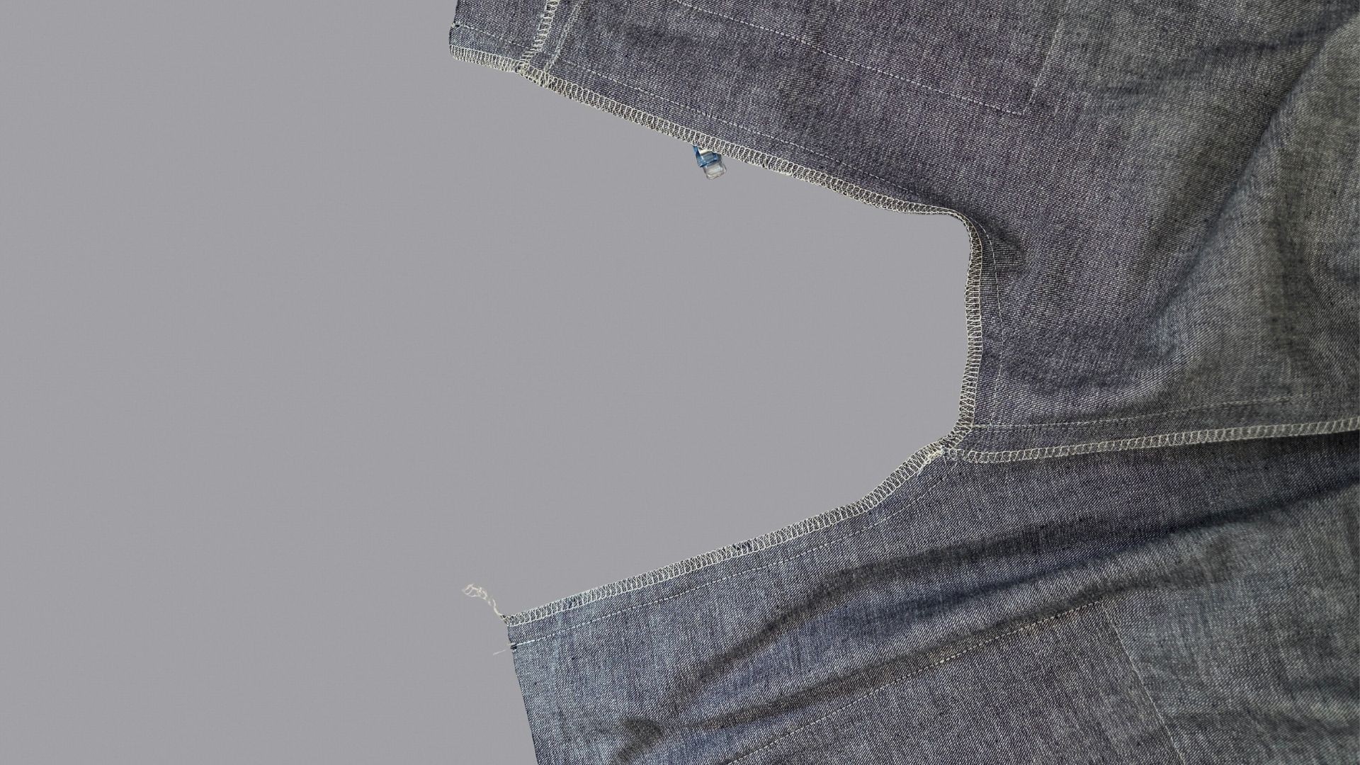 Das Bild zeigt das Nähen der Schrittnaht.