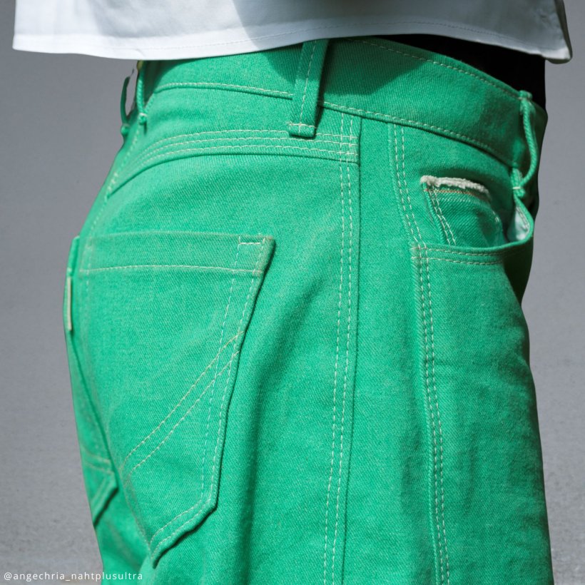 barrel-leg-mid-waist-jeans-hj10-mit-Seilichem-streifeneinsatz-Seitenansicht-nah Barrelleg HJ10 Detail