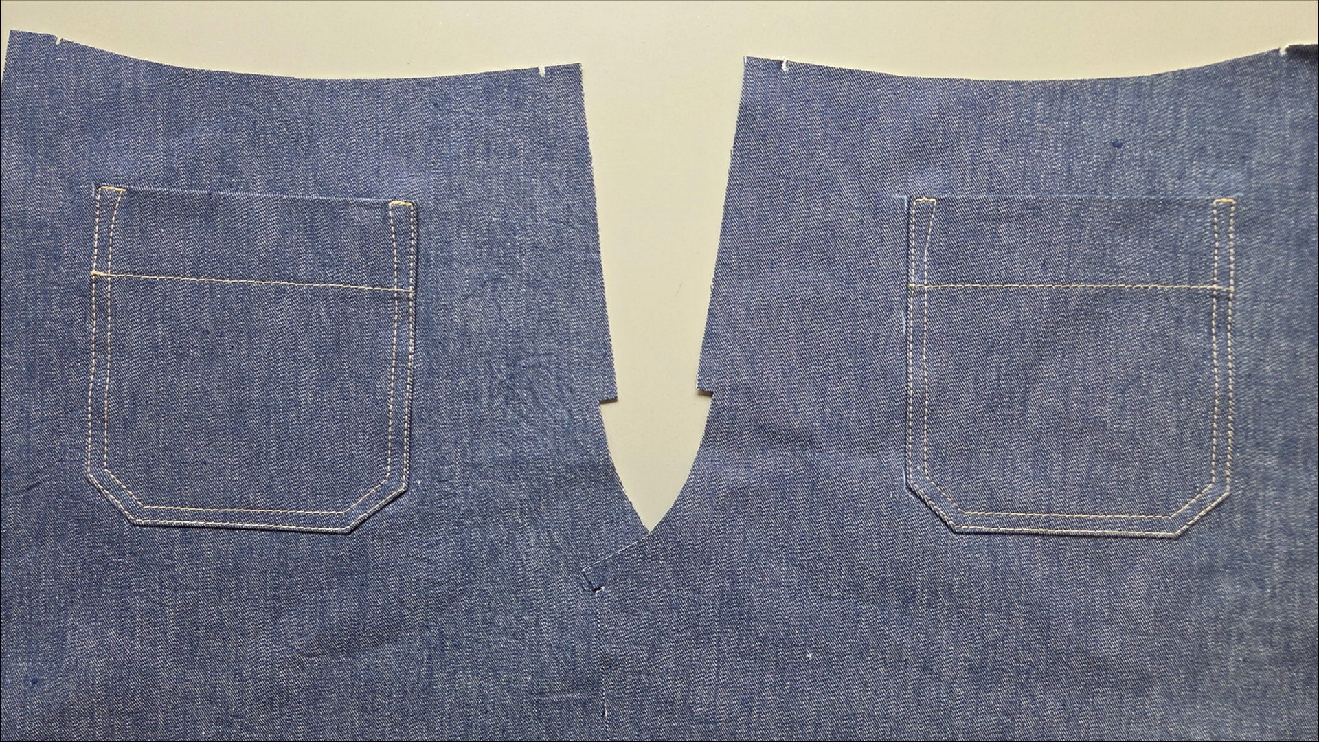 Fertig aufgenähte Taschen.